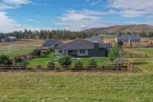 8933 NW Elizabeth Way, Prineville, OR 97754 - Photo 24