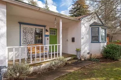 1437 NW Hawthorne Avenue, Grants Pass, OR 97526 - Photo 2