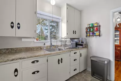 1437 NW Hawthorne Avenue, Grants Pass, OR 97526 - Photo 14