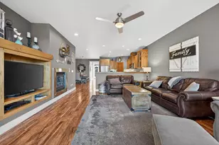 874 SW Crestline Dr, Bend, OR 97702 - Photo 1