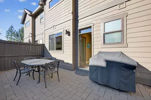 874 SW Crestline Dr, Bend, OR 97702 - Photo 32