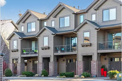 874 SW Crestline Drive #32, Bend, OR 97702 - Photo 2