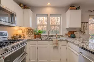 144 Crocker St, Ashland, OR 97520 - Photo 10