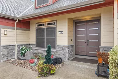 279 Robert Trent Jones Boulevard, Eagle Point, OR 97524 - Photo 4