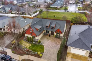 279 Robert Trent Jones Blvd, Eagle Point, OR 97524 - Photo 2