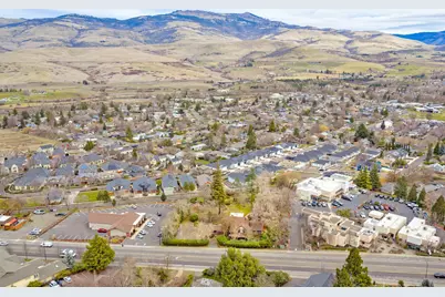 668 N Main Street, Ashland, OR 97520 - Photo 8