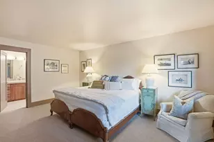 1627 NW Summit Dr, Bend, OR 97703 - Photo 54