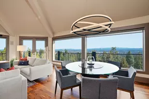 1627 NW Summit Dr, Bend, OR 97703 - Photo 2