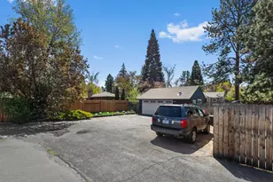 924 NE 9th St, Bend, OR 97701 - Photo 40