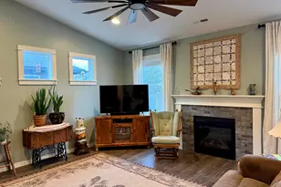 2900 NW 23rd St, Redmond, OR 97756 - Photo 10