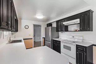 1110 SW Juniper Dr, Grants Pass, OR 97526 - Photo 8