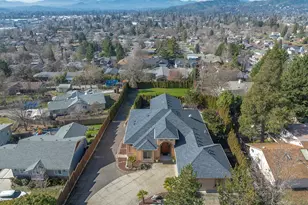 850 NE Tokay Heights, Grants Pass, OR 97526 - Photo 70