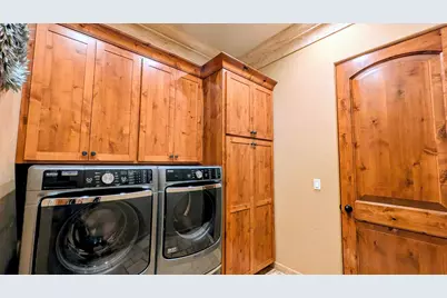 850 NE Tokay Heights, Grants Pass, OR 97526 - Photo 48