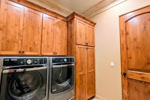 850 NE Tokay Heights, Grants Pass, OR 97526 - Photo 48