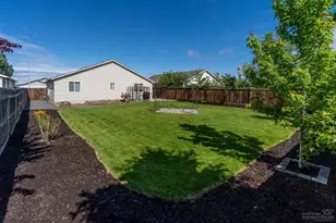 2940 NW 9th Ln, Redmond, OR 97756 - Photo 1