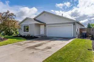 2940 NW 9th Ln, Redmond, OR 97756 - Photo 4