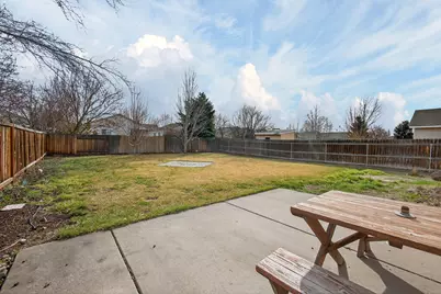 2940 NW 9th Lane, Redmond, OR 97756 - Photo 2