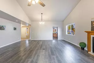 61388 Elkhorn St, Bend, OR 97702 - Photo 8