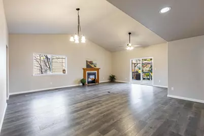 61388 Elkhorn Street, Bend, OR 97702 - Photo 4