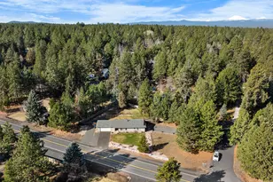 60761 Country Club Dr, Bend, OR 97702 - Photo 24