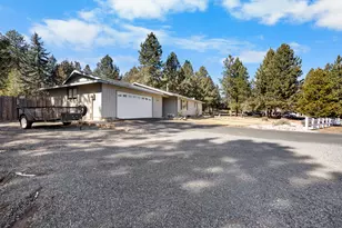 60761 Country Club Dr, Bend, OR 97702 - Photo 2
