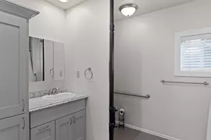 2165 Crestbrook Rd, Medford, OR 97504 - Photo 26