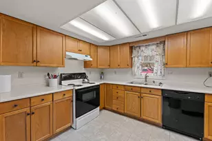 2165 Crestbrook Rd, Medford, OR 97504 - Photo 14