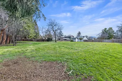 2165 Crestbrook Road, Medford, OR 97504 - Photo 48