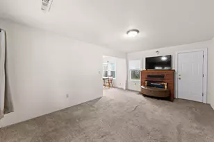 2165 Crestbrook Rd, Medford, OR 97504 - Photo 6