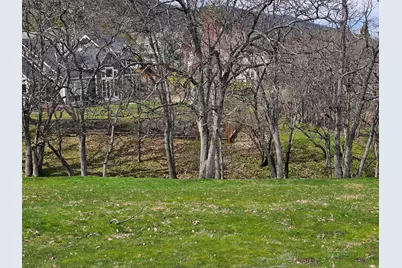 483 Strawberry Lane, Ashland, OR 97520 - Photo 6