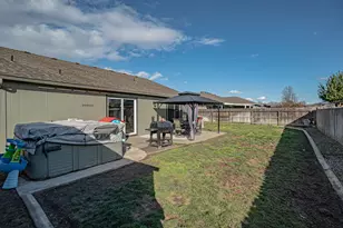 2460 Jeremy St, Central Point, OR 97502 - Photo 18