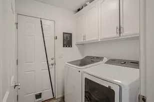 2460 Jeremy St, Central Point, OR 97502 - Photo 14