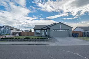 2460 Jeremy St, Central Point, OR 97502 - Photo 16