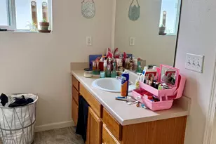 2030 Brookhurst St, Medford, OR 97504 - Photo 12