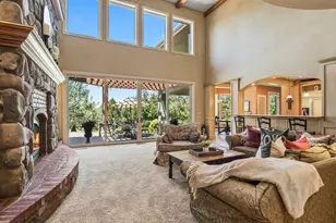 61445 Gosney Rd, Bend, OR 97702 - Photo 8