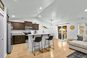 3647 Durst St, Medford, OR 97504 - Photo 8