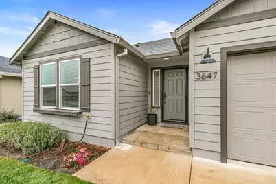 3647 Durst Street, Medford, OR 97504 - Photo 2