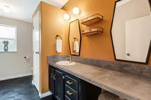 20098 Elizabeth Ln, Bend, OR 97702 - Photo 12