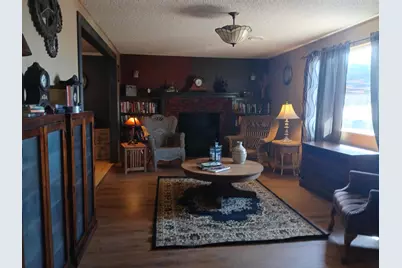 2817 Darrow Avenue, Klamath Falls, OR 97603 - Photo 2