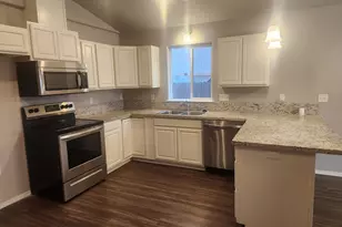 7629 Calaveras St, White City, OR 97503 - Photo 6