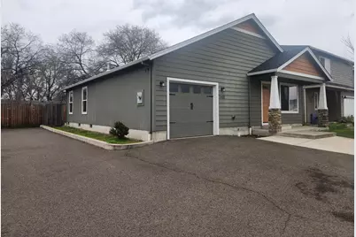 7629 Calaveras Street, White City, OR 97503 - Photo 2