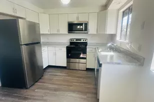 71 Tracy Ave, Eagle Point, OR 97524 - Photo 6