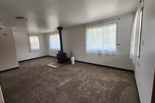 11238 E Evans Creek Rd, Rogue River, OR 97537 - Photo 4