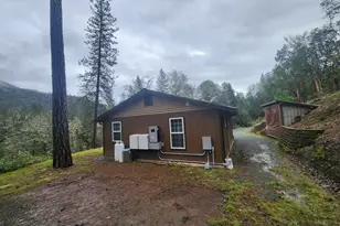 11238 E Evans Creek Rd, Rogue River, OR 97537 - Photo 12
