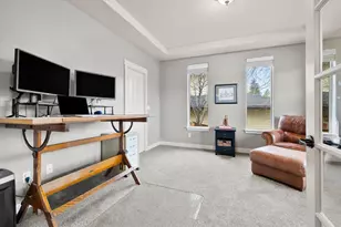 512 NW Flagline Dr, Bend, OR 97703 - Photo 12