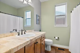 512 NW Flagline Dr, Bend, OR 97703 - Photo 26