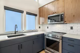 18 SW Roosevelt Ave, Bend, OR 97702 - Photo 30