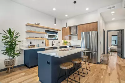 18 SW Roosevelt Avenue #4, Bend, OR 97702 - Photo 4