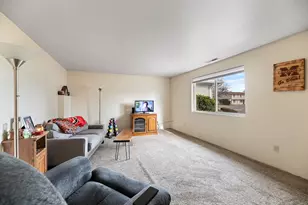 331 N 8th St, Central Point, OR 97502 - Photo 16