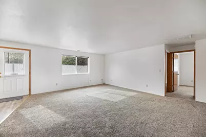 331 N 8th Street, Central Point, OR 97502 - Photo 8